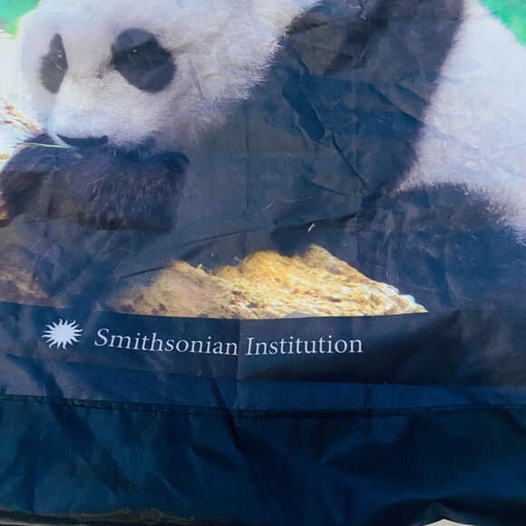 #4719 Smithsonian Institution tote bag with panda bear - Picture 3 of 6